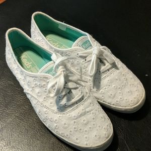 Gently Used White Eyelet Lace Keds